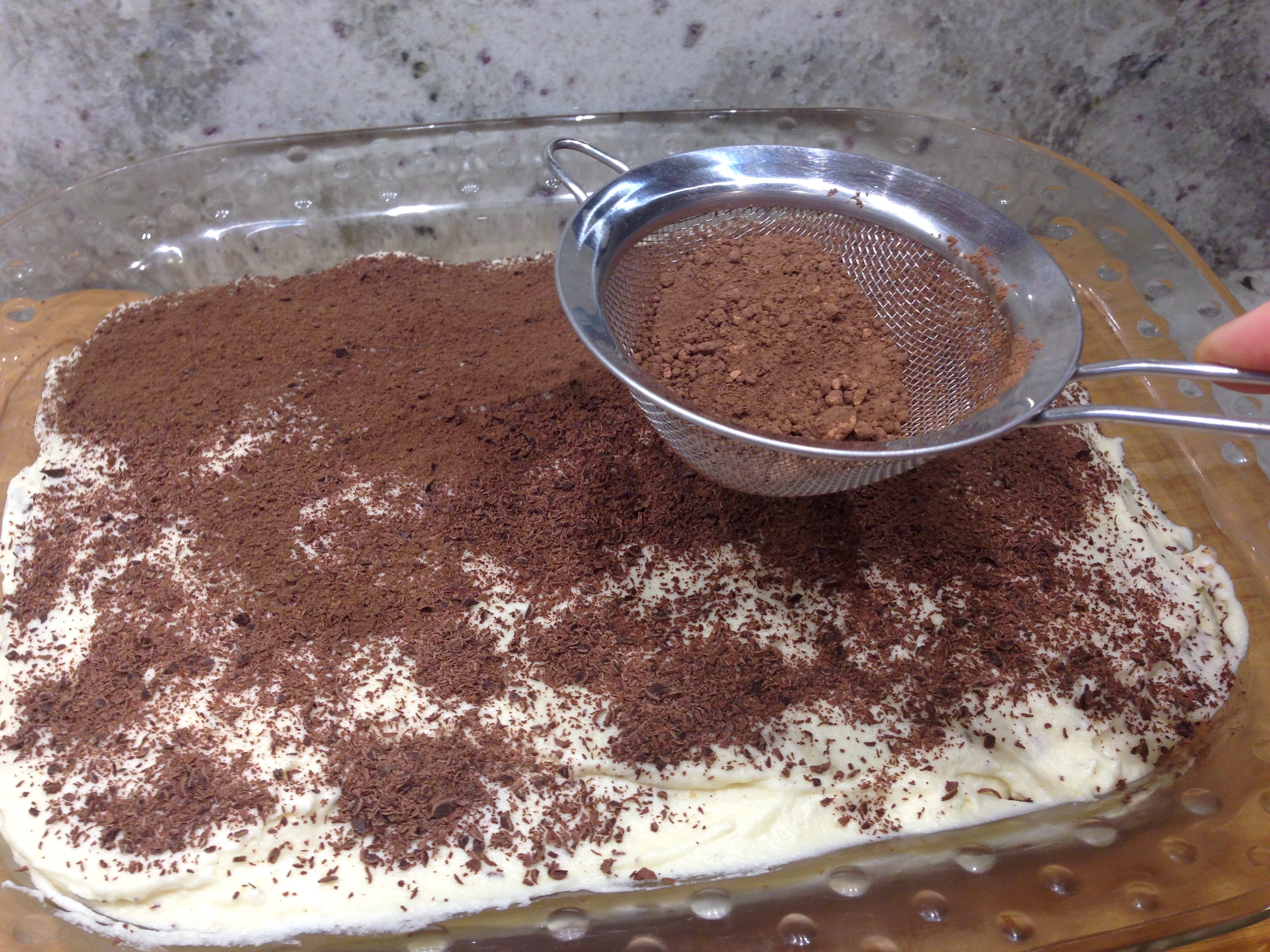 Sprinkle chocolate grated and powder