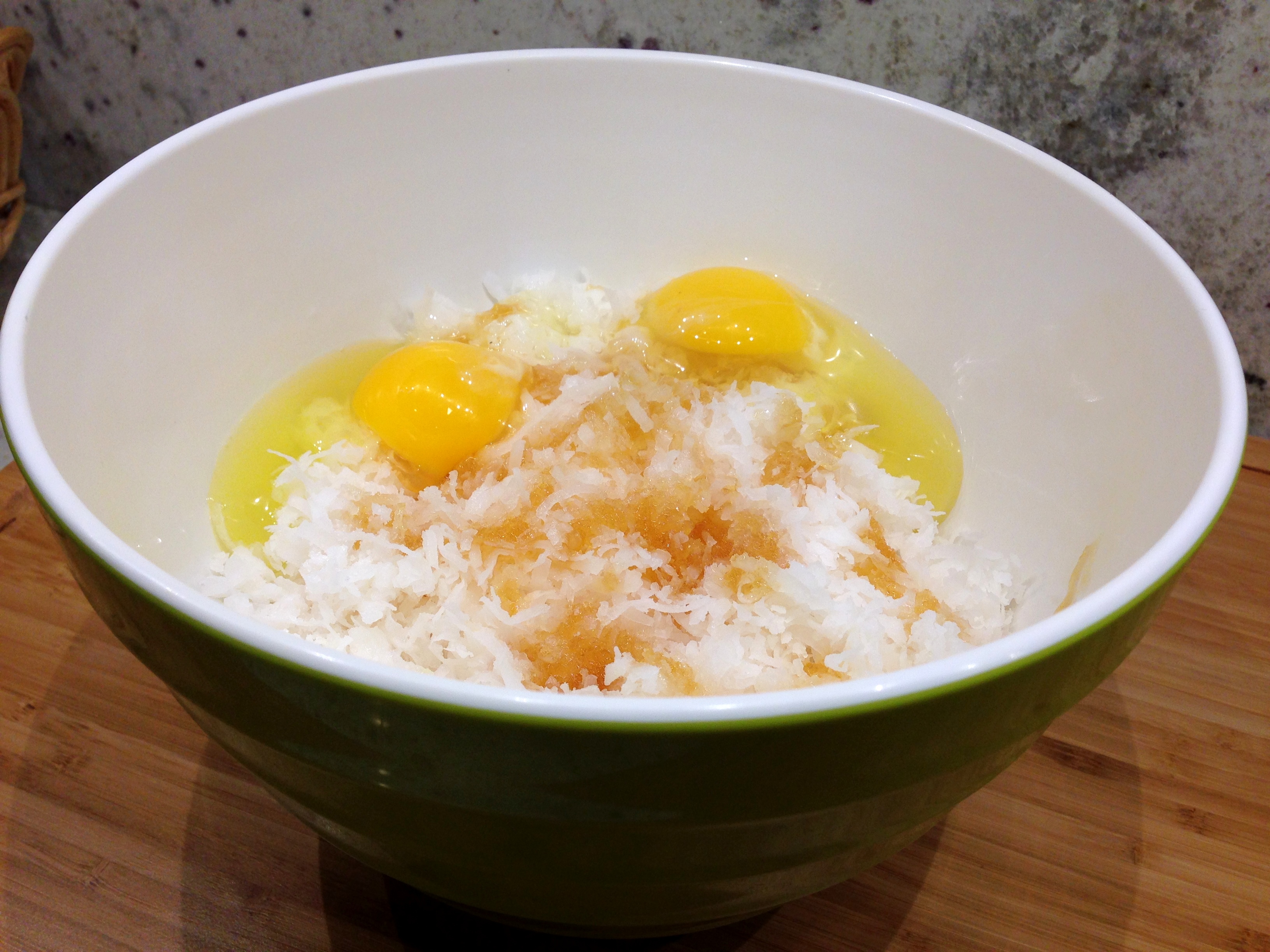 Macaroons in a bowl