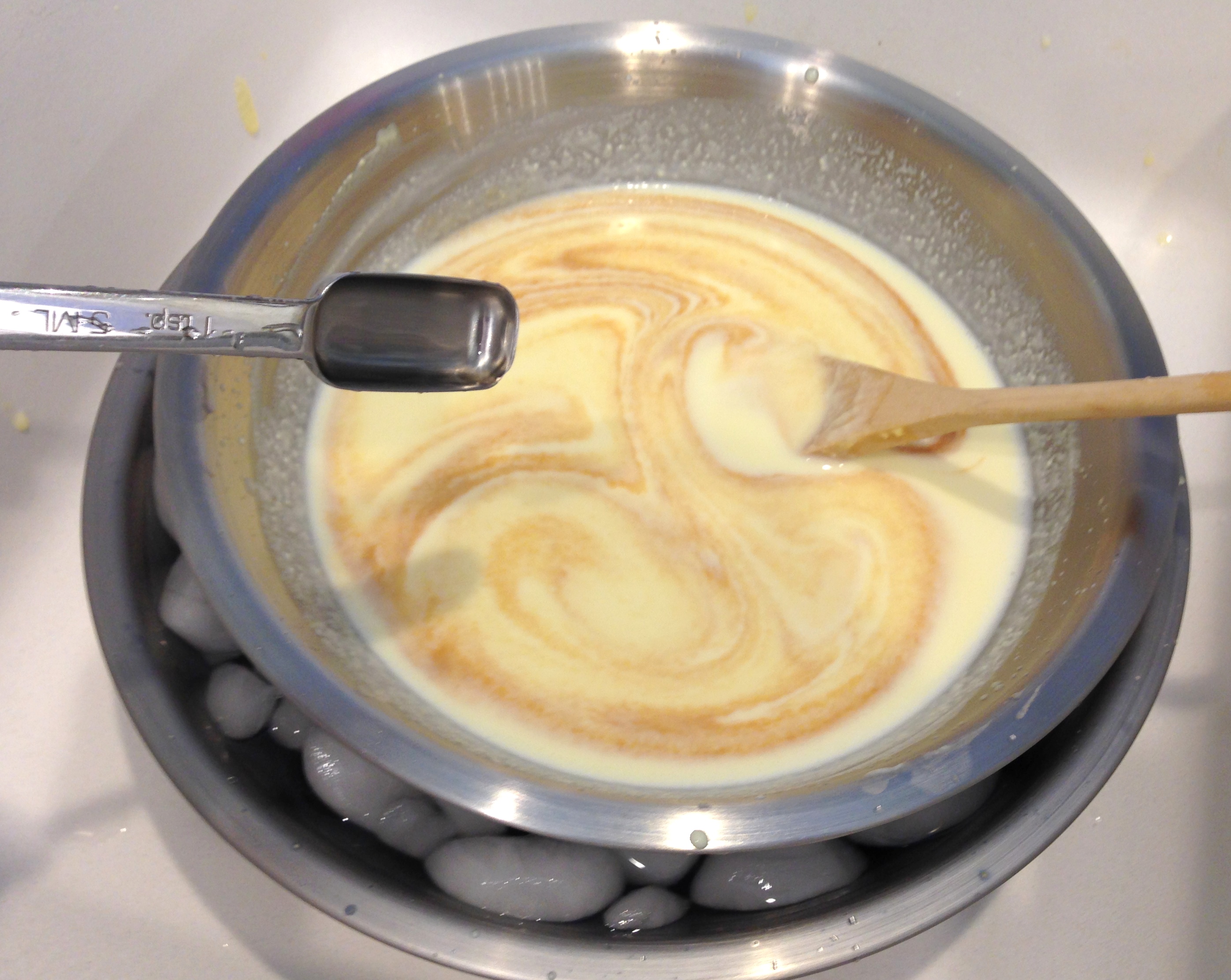 Add vanilla to custard cream
